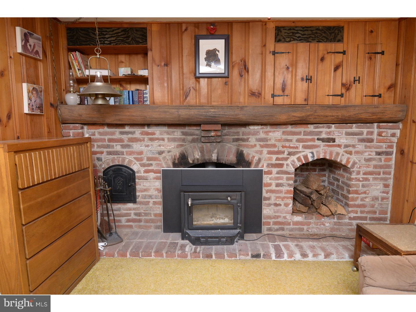 139 Coldstream Road Phoenixville, PA 19460 - Photo 4 of 17 Living Room