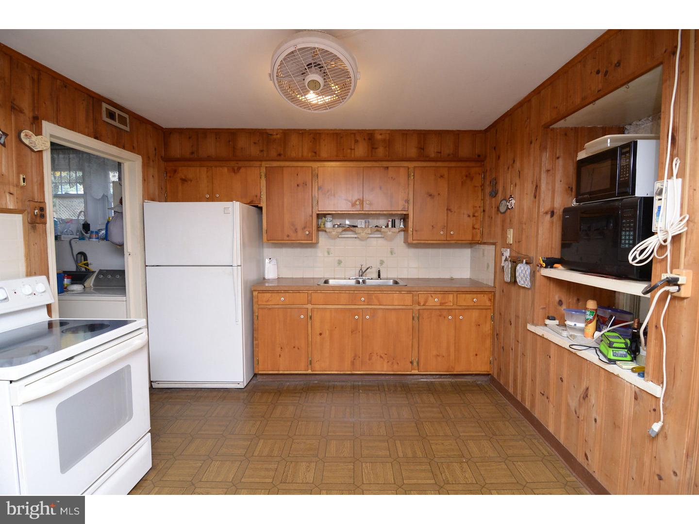 139 Coldstream Road Phoenixville, PA 19460 - Photo 7 of 17 Kitchen