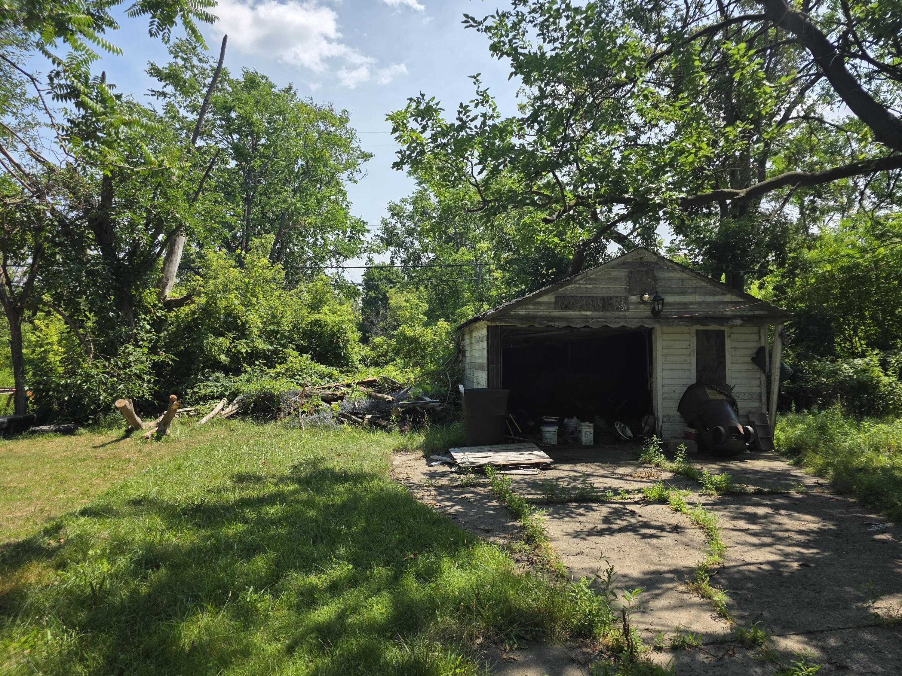 13036 Filbert Avenue Detroit, MI 48205 - Photo 4 of 28 20260715_144739