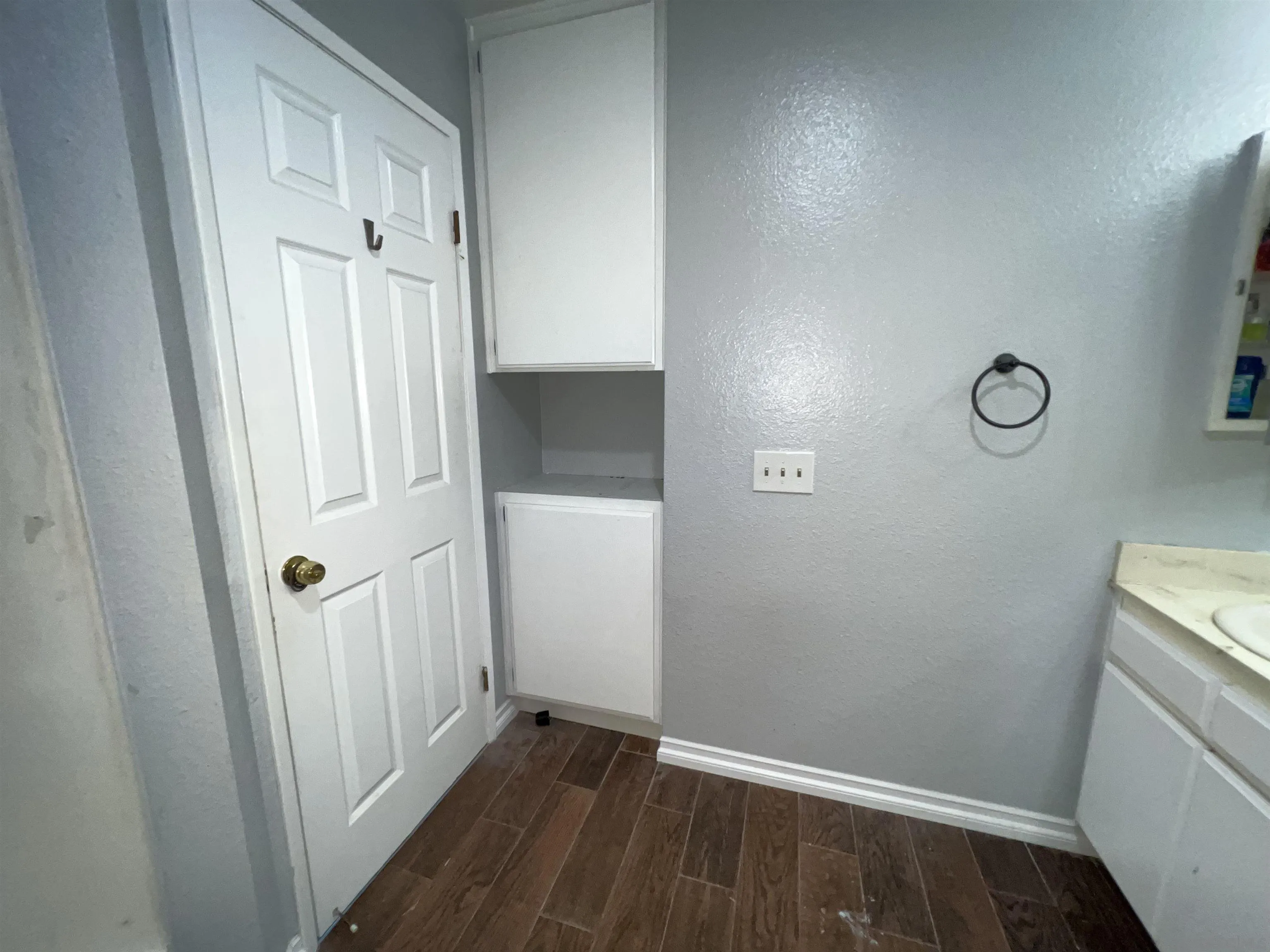 3043 Chipwood Court Spring Valley, CA 91978 - Photo 26 of 38 a view of a hallway