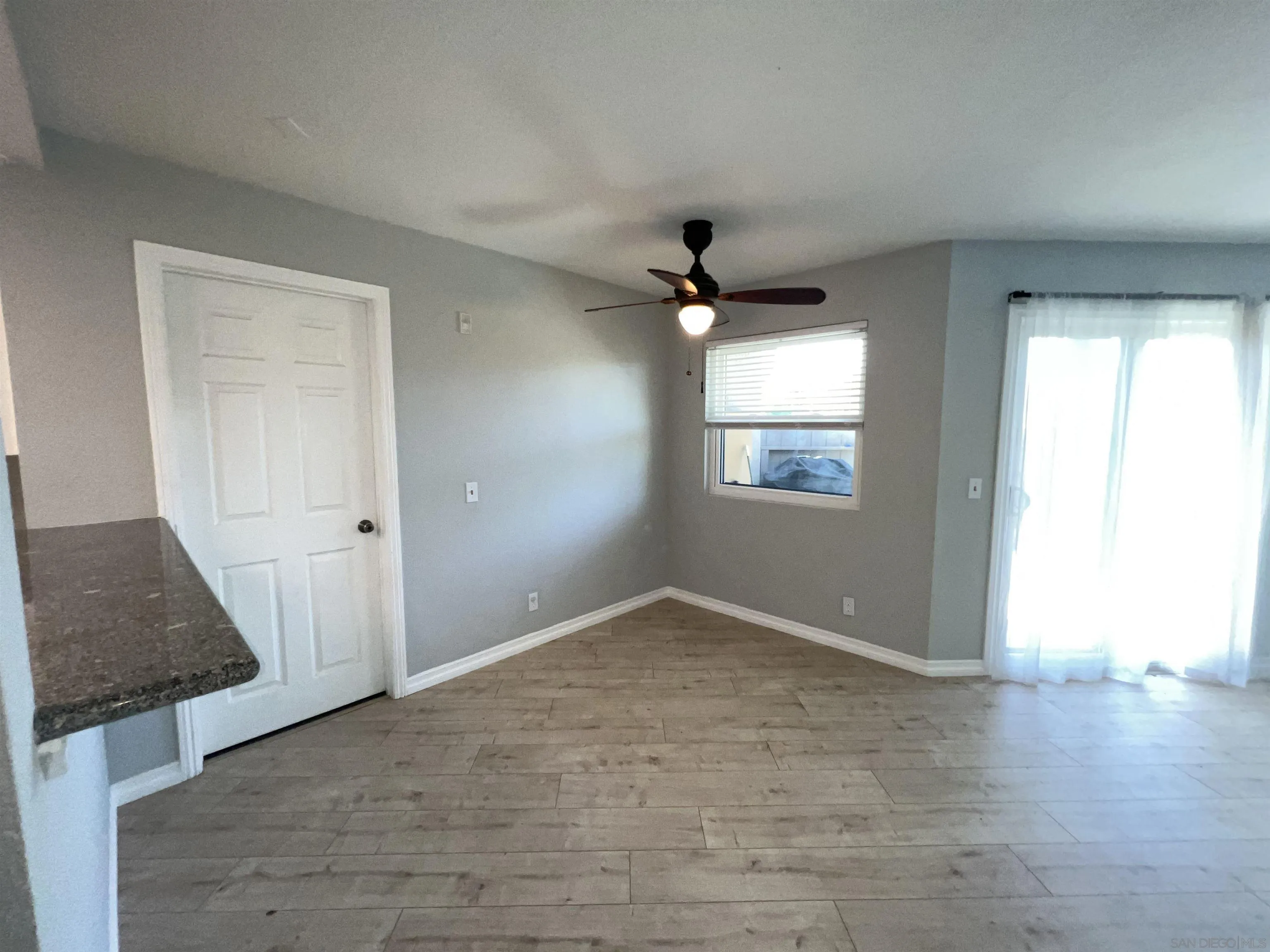 3043 Chipwood Court Spring Valley, CA 91978 - Photo 6 of 38 an empty room that has a window in it