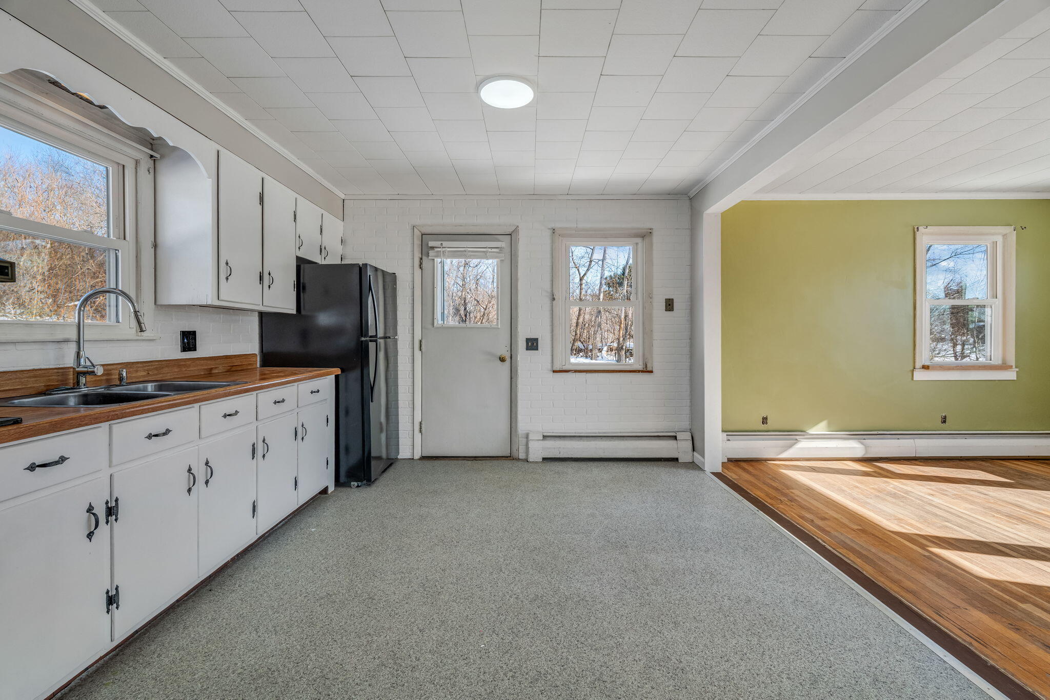 352 Main Road Eddington, ME 04428 - Photo 8 of 44 Kitchen
