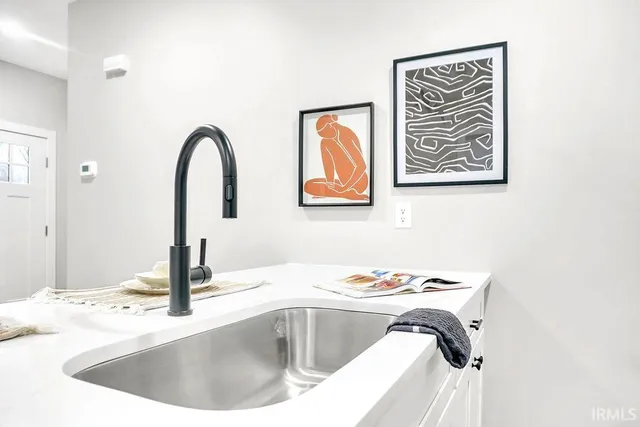 $2,850 | 1112 North Woodburn Avenue, Bloomington, IN 47404