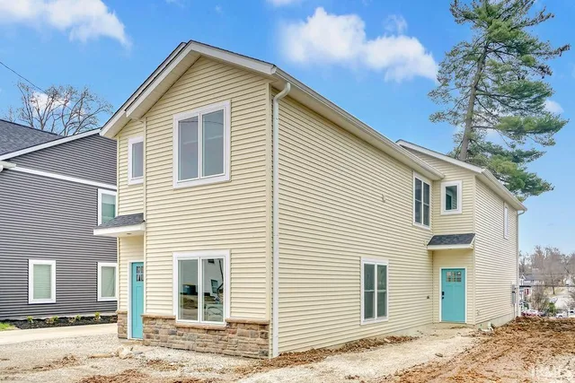 $2,850 | 1112 North Woodburn Avenue, Bloomington, IN 47404