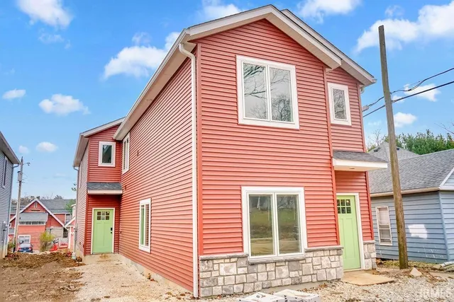 $2,850 | 1112 North Woodburn Avenue, Bloomington, IN 47404