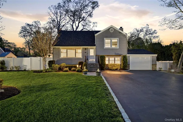 $799,000 | 237 Woodlawn Avenue, St. James, NY 11780