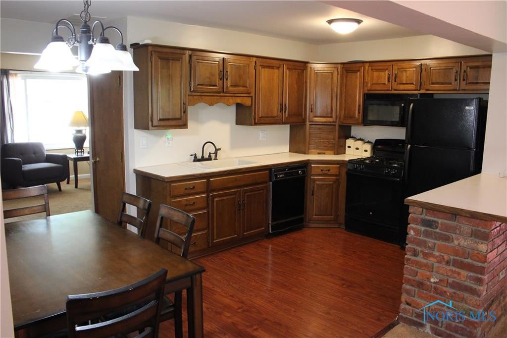 1032 Rosedale Street Maumee, OH 43537 - Photo 9 of 23 Gallery Image 9