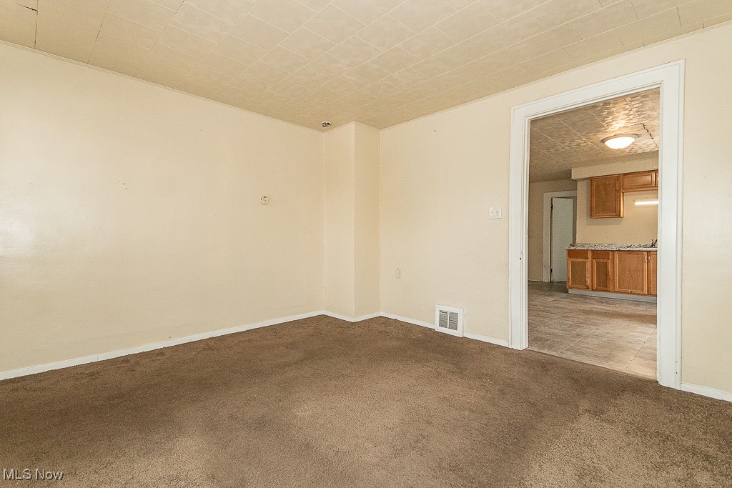864 Whitcomb Road Cleveland, OH 44110 - Photo 3 of 27