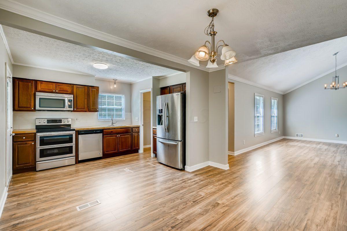1361 Country Club Road Columbus, OH 43227 - Photo 3 of 11 Gallery Image 3