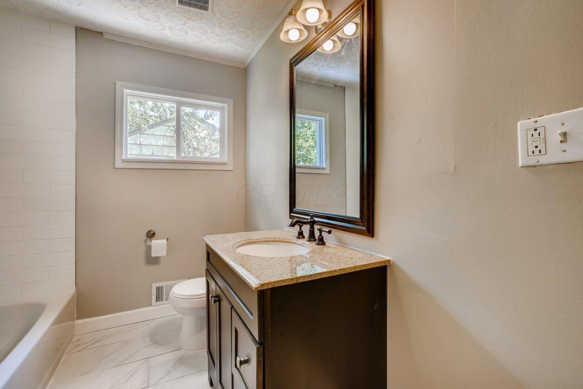 1361 Country Club Road Columbus, OH 43227 - Photo 6 of 11 Gallery Image 6