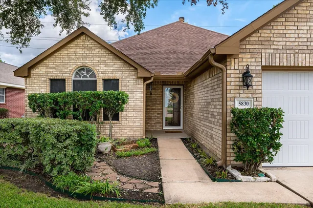 $2,000 | 5830 Whitwell Drive, Katy, TX 77449