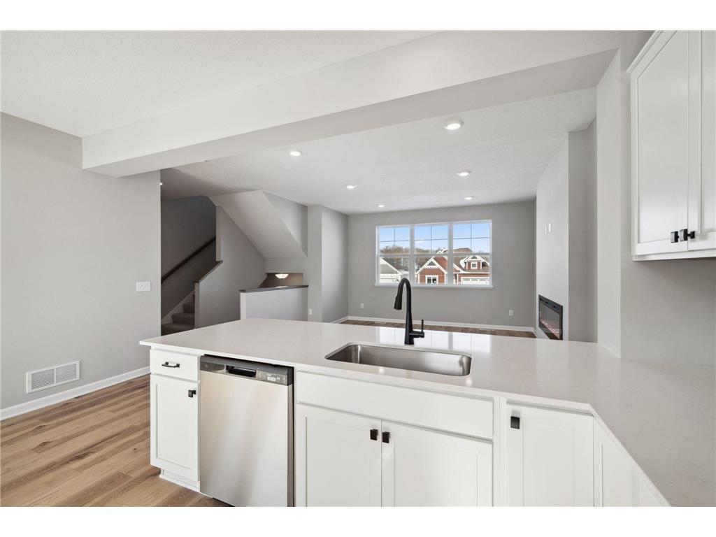 6770 Wildflower Way Minnetrista, MN 55331 - Photo 11 of 41