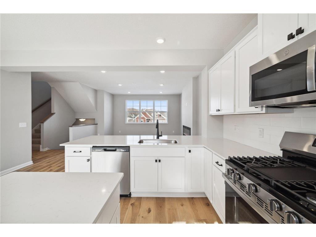 6770 Wildflower Way Minnetrista, MN 55331 - Photo 7 of 41