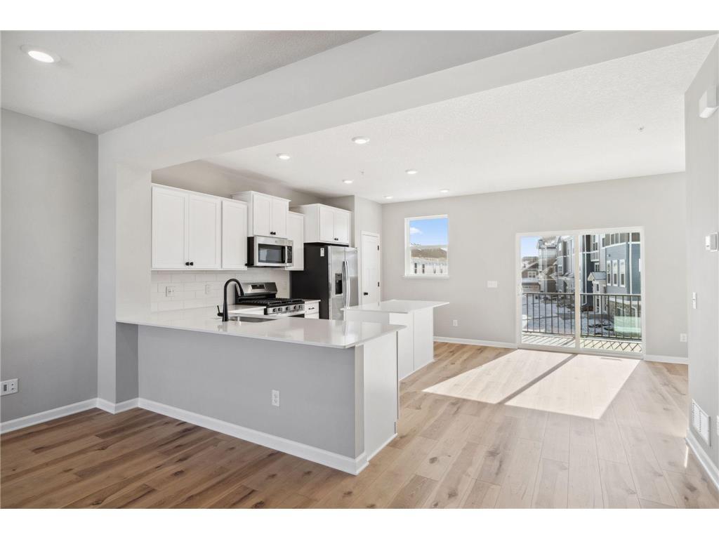 6770 Wildflower Way Minnetrista, MN 55331 - Photo 10 of 41