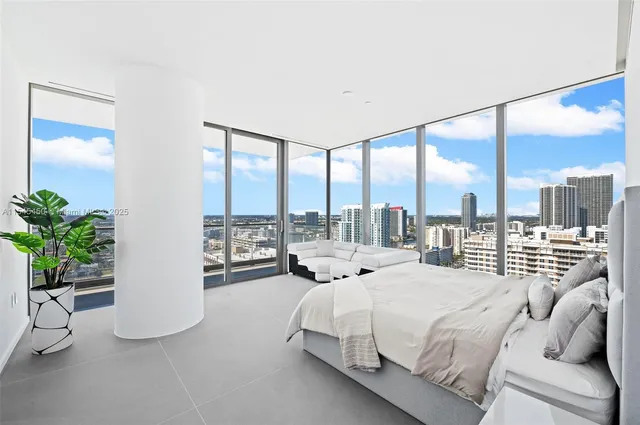 $22,000 | 2000 South Ocean Drive, Unit 25A, Hallandale Beach, FL 33009