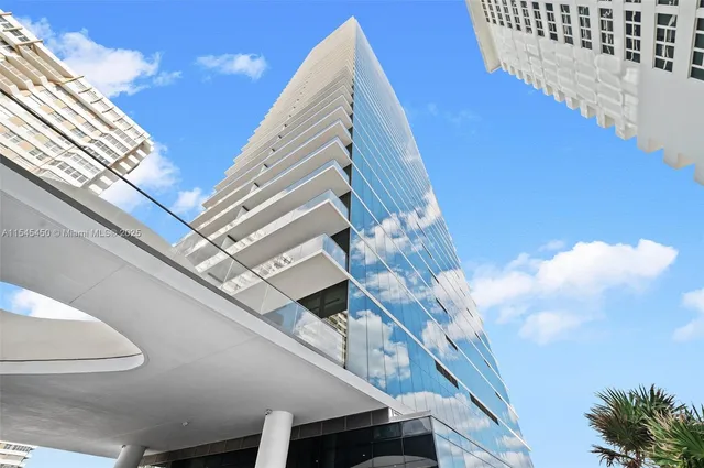 $22,000 | 2000 South Ocean Drive, Unit 25A, Hallandale Beach, FL 33009