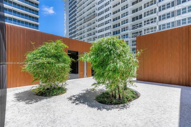 $22,000 | 2000 South Ocean Drive, Unit 25A, Hallandale Beach, FL 33009