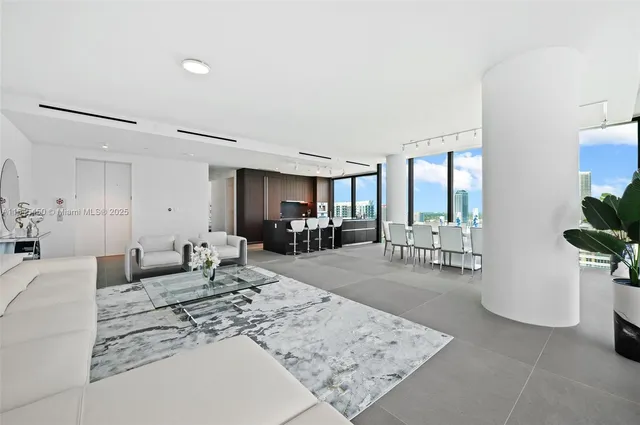 $22,000 | 2000 South Ocean Drive, Unit 25A, Hallandale Beach, FL 33009