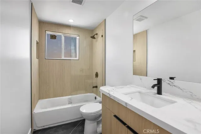 $3,937 | 4513 Rosewood Avenue, Unit 3, Los Angeles, CA 90012