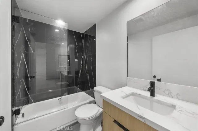 $3,937 | 4513 Rosewood Avenue, Unit 3, Los Angeles, CA 90012