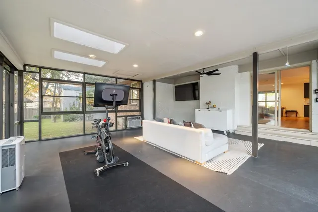 $3,250 | 2303 Inverrary Circle, Austin, TX 78747