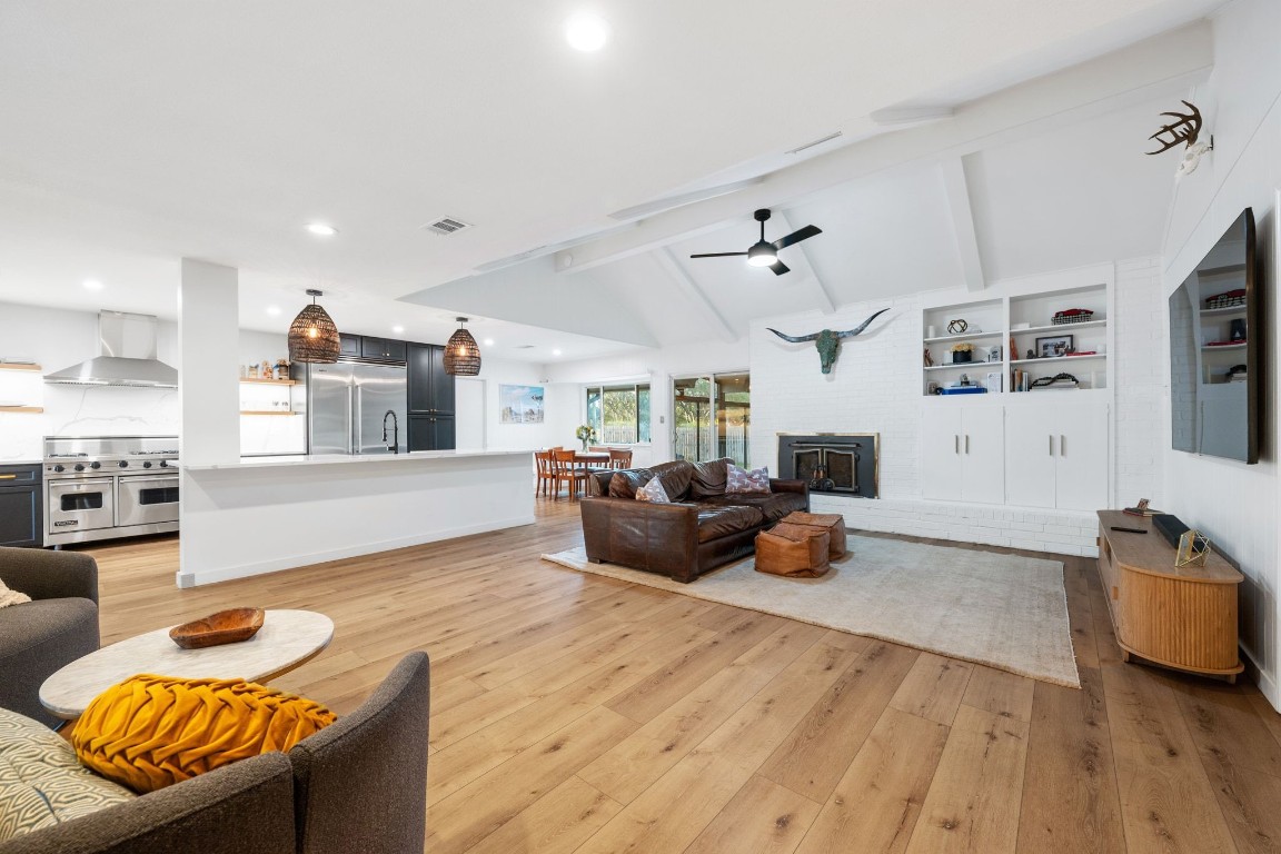 2303 Inverrary Circle Austin, TX 78747 - Photo 5 of 40