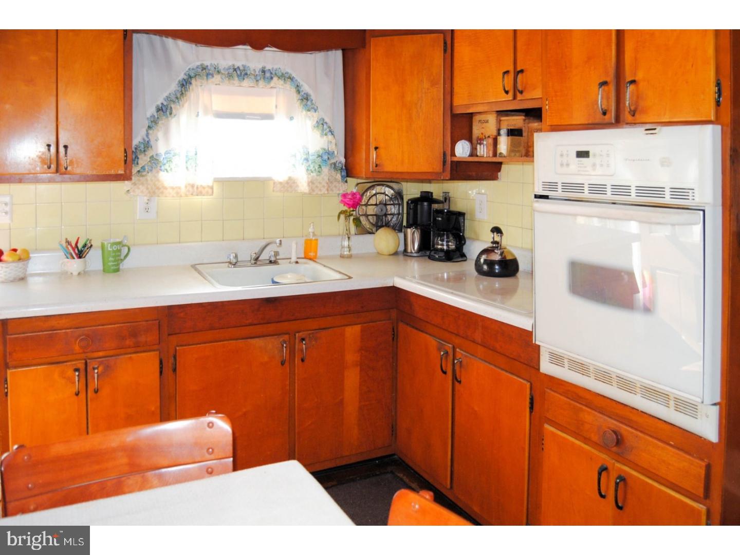 6028 Stovers Mill Road Doylestown, PA 18902 - Photo 7 of 25 Kitchen