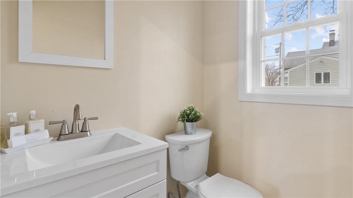 102 Ames Street Pawtucket, RI 02861 - Photo 10 of 18