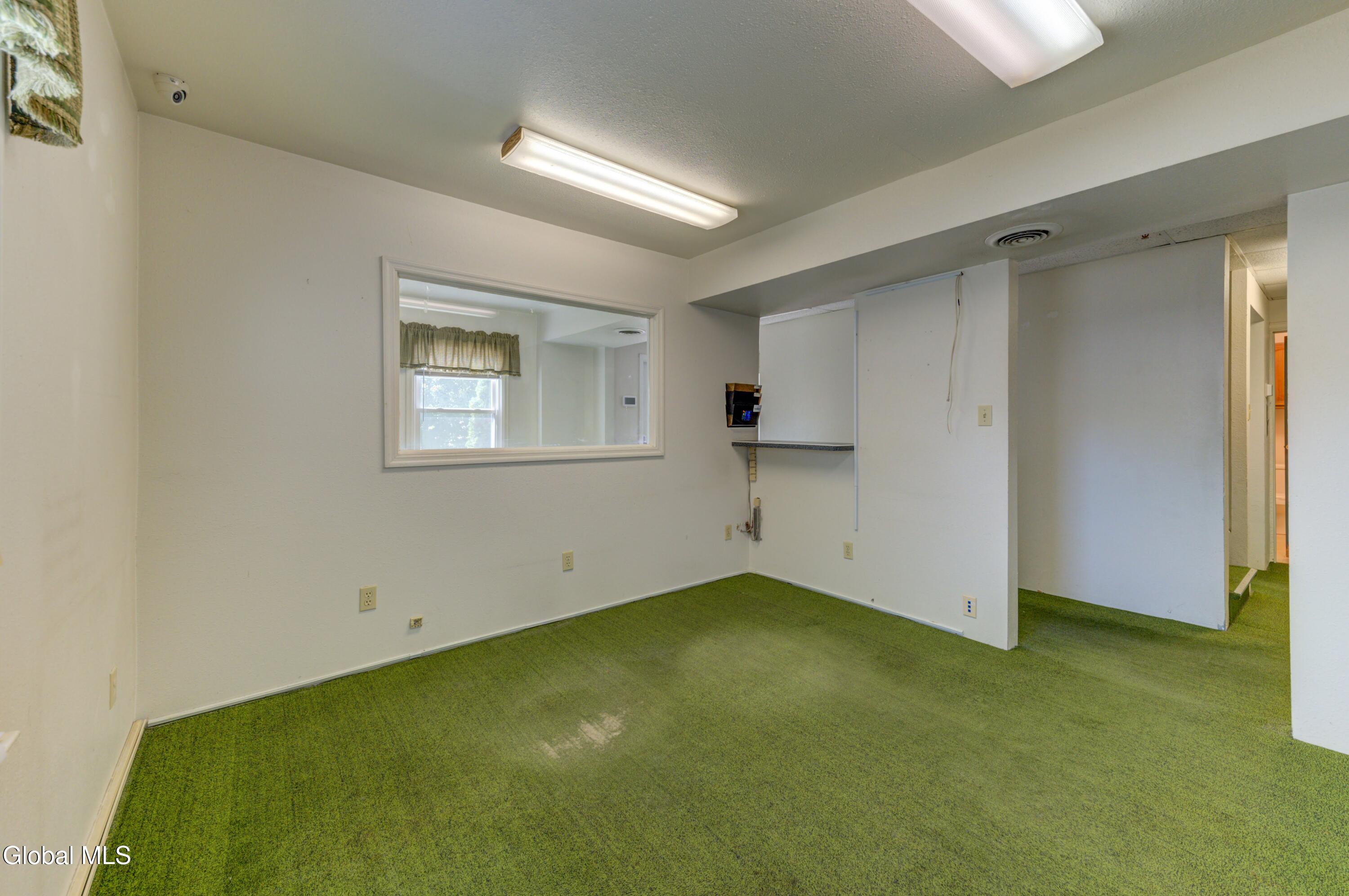 34 Russell Road Colonie, NY 12205 - Photo 11 of 61 49-34 Russell Rd