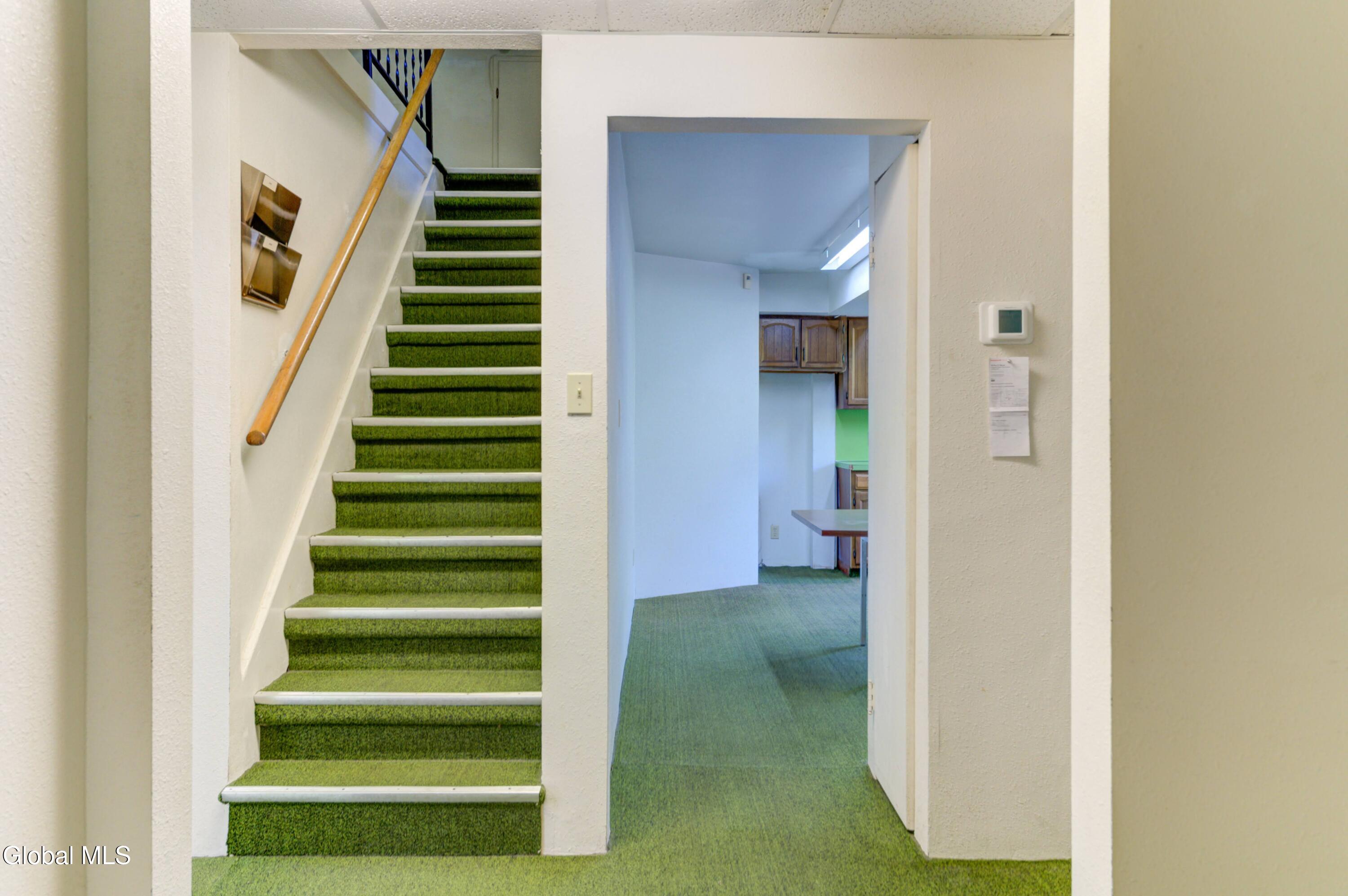 34 Russell Road Colonie, NY 12205 - Photo 12 of 61 56-34 Russell Rd