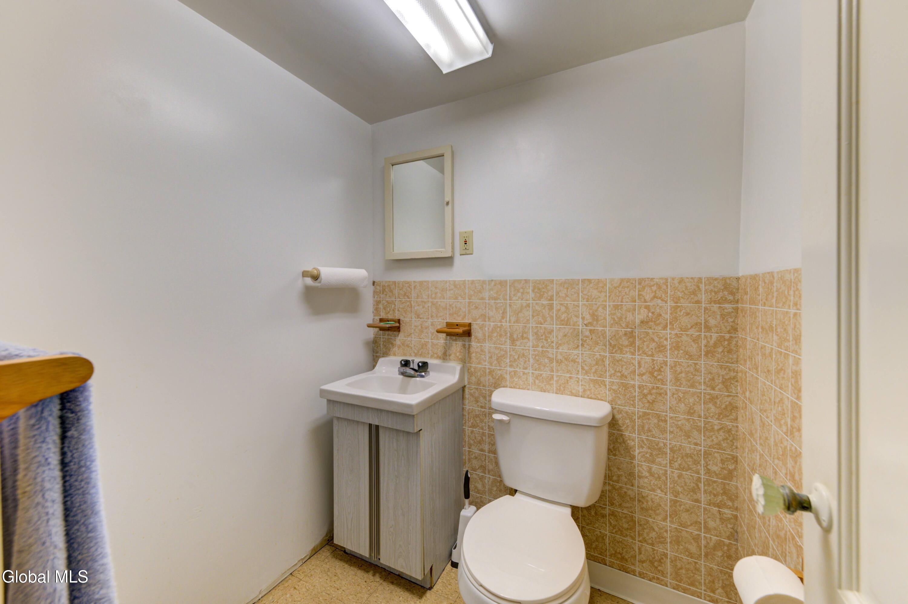 34 Russell Road Colonie, NY 12205 - Photo 27 of 61 21-34 Russell Rd