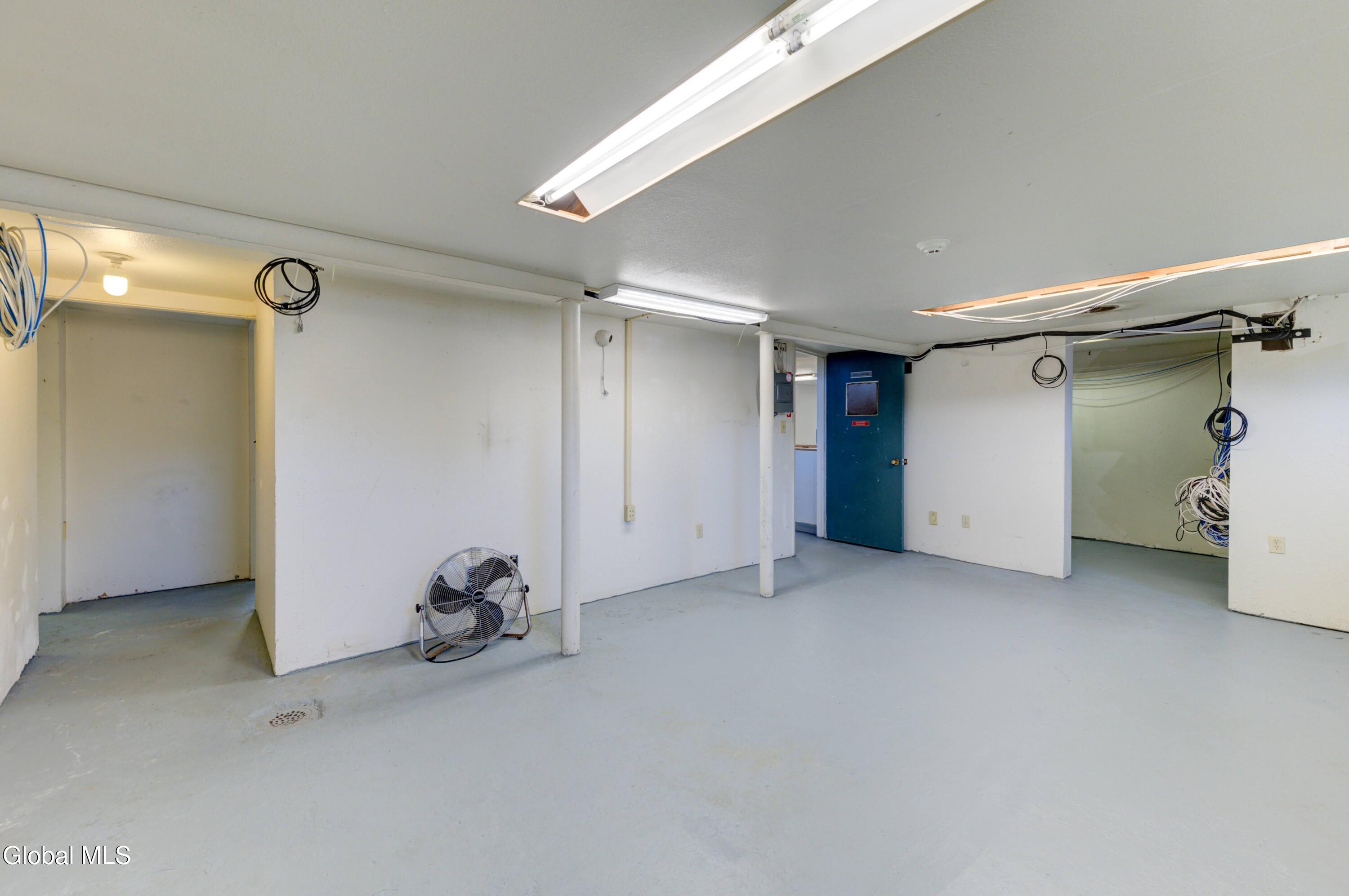 34 Russell Road Colonie, NY 12205 - Photo 42 of 61 37-34 Russell Rd