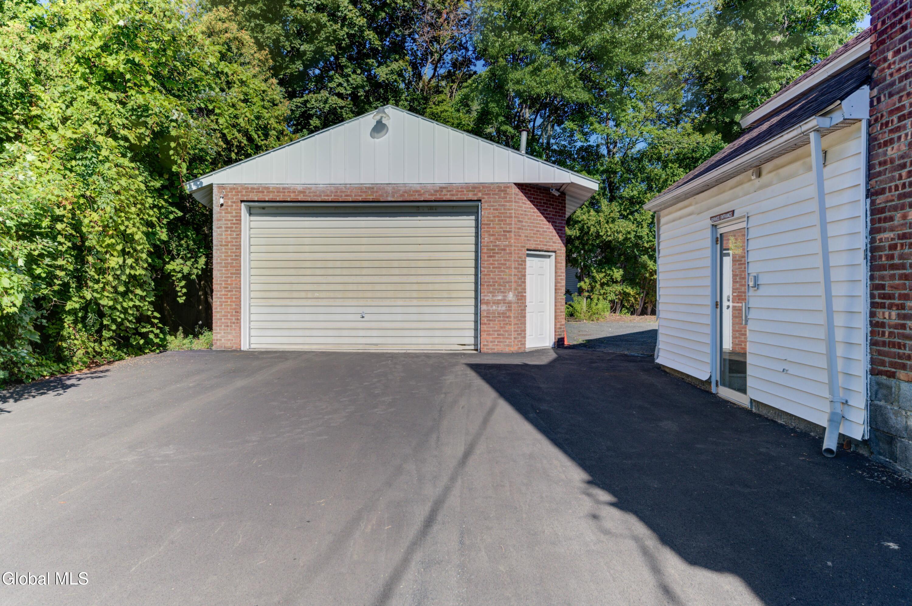 34 Russell Road Colonie, NY 12205 - Photo 47 of 61 6-34 Russell Rd