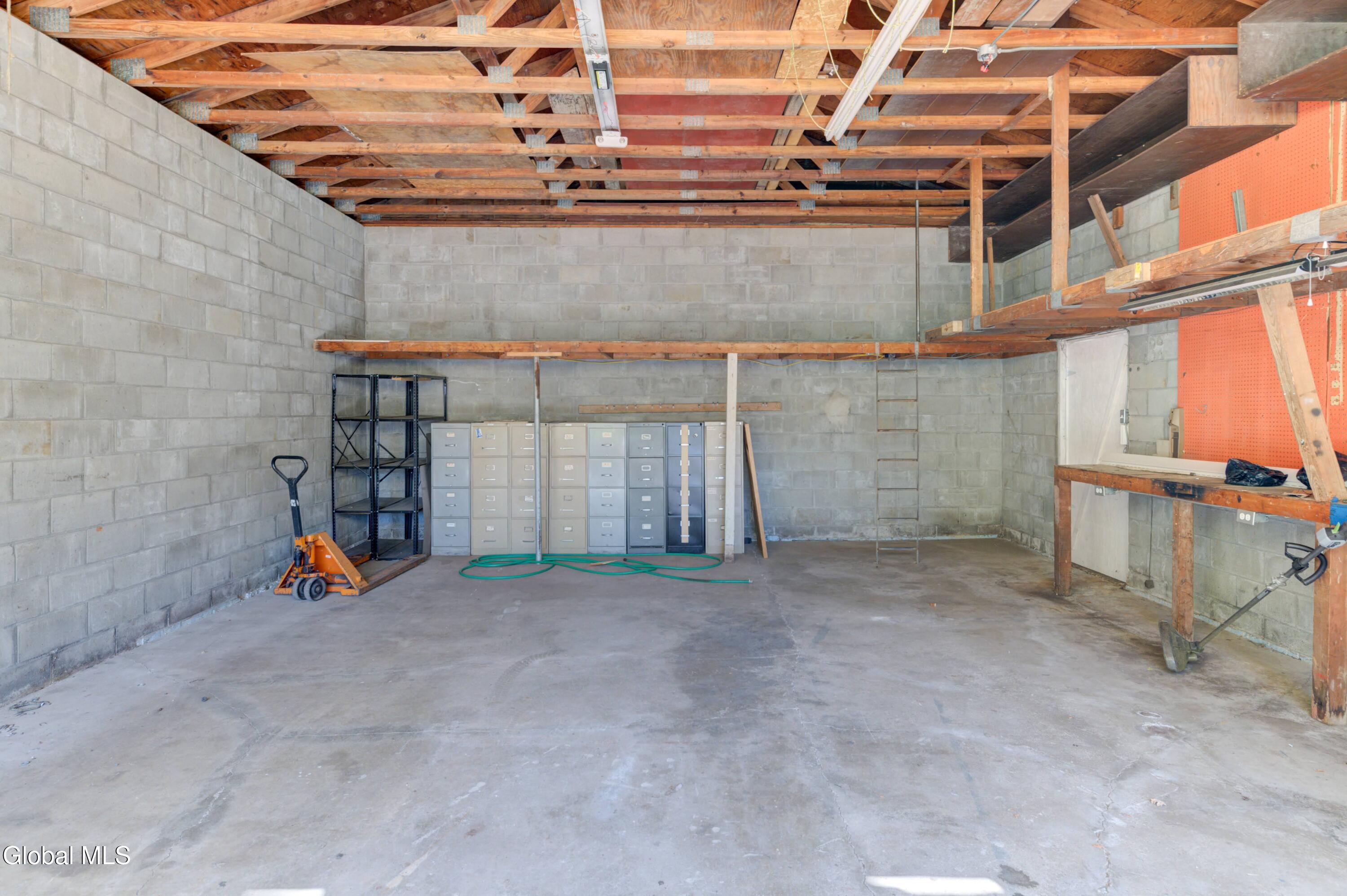 34 Russell Road Colonie, NY 12205 - Photo 48 of 61 9-34 Russell Rd