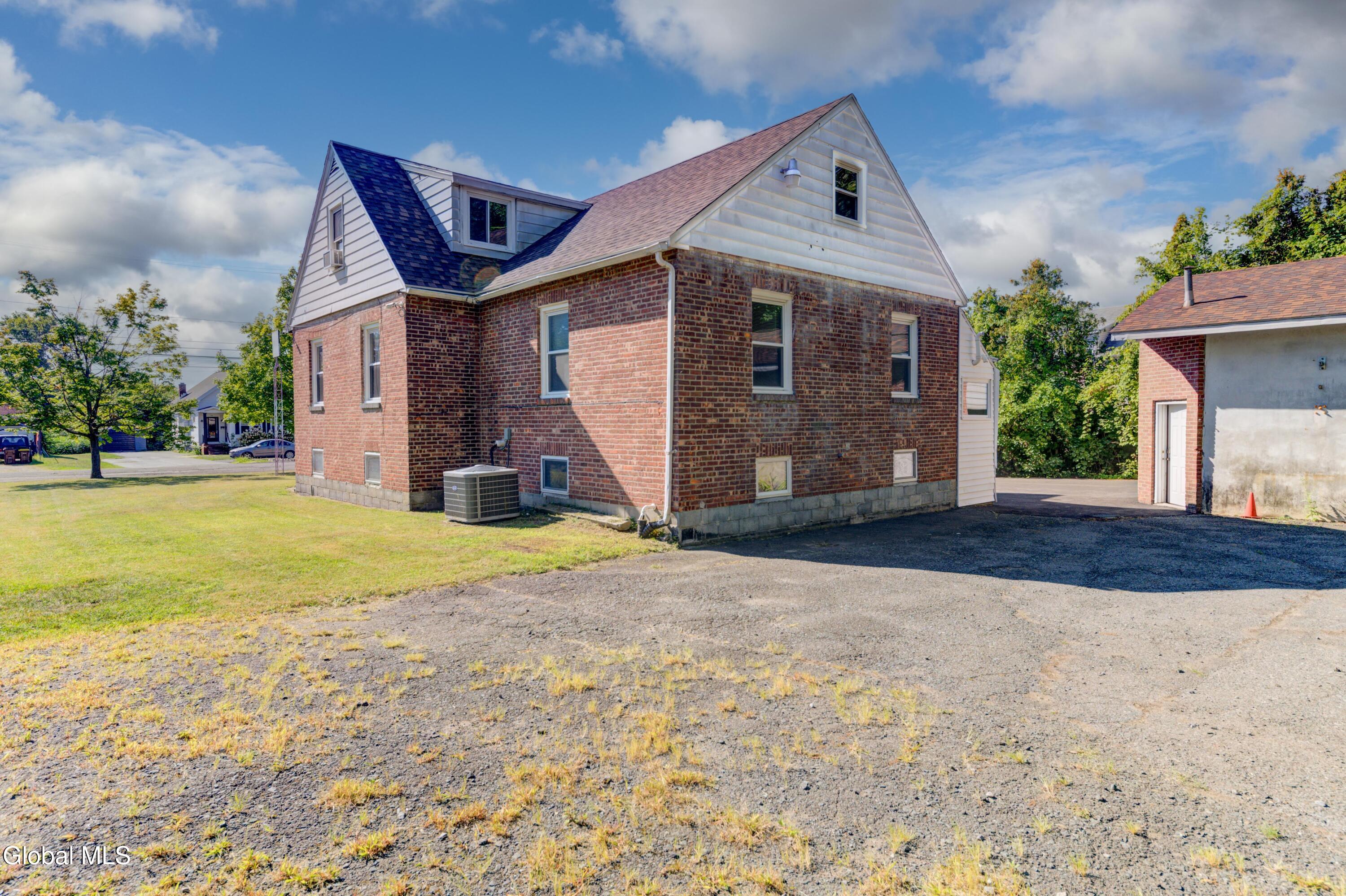 34 Russell Road Colonie, NY 12205 - Photo 53 of 61 12-34 Russell Rd