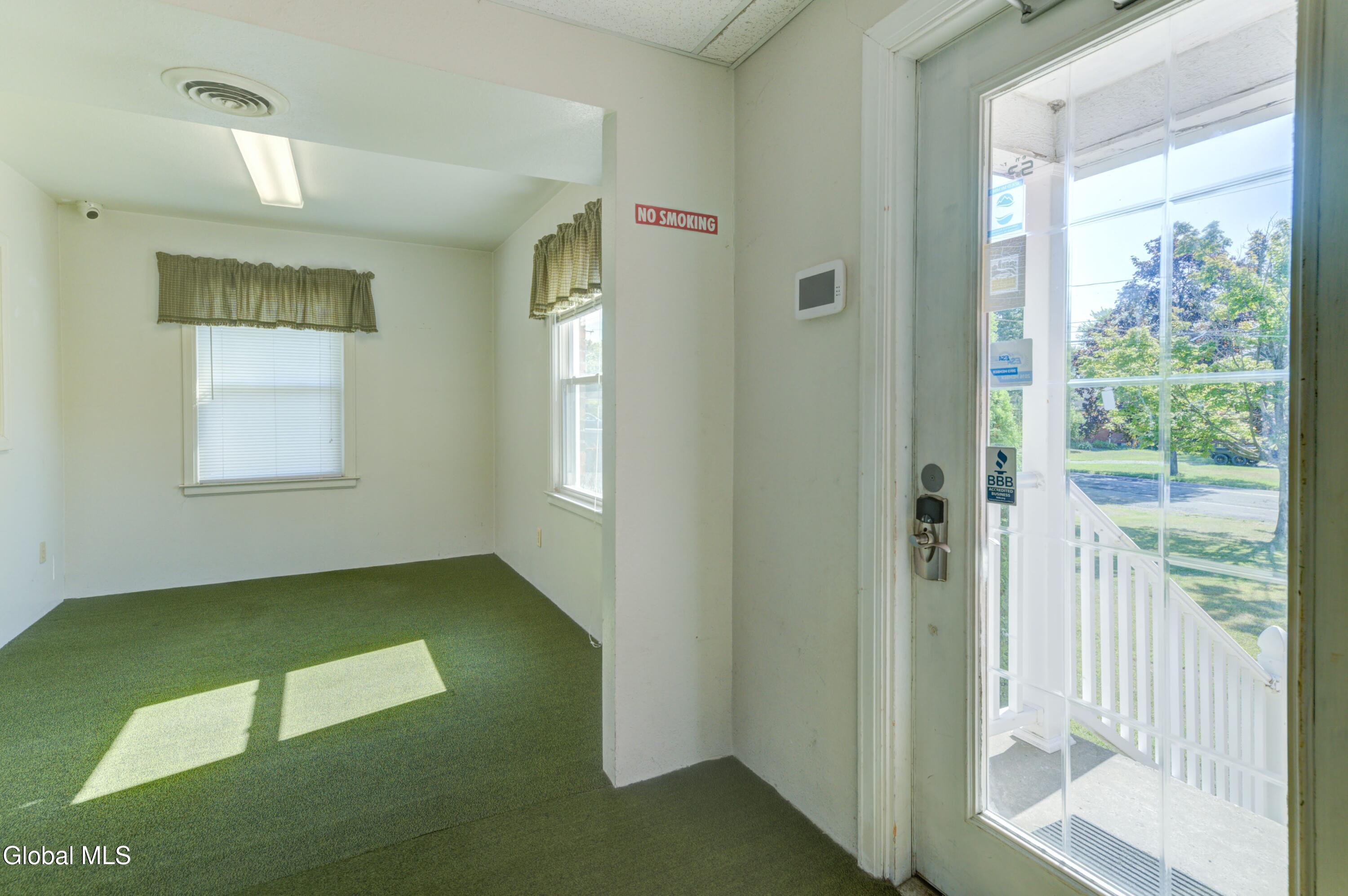 34 Russell Road Colonie, NY 12205 - Photo 7 of 61 44-34 Russell Rd