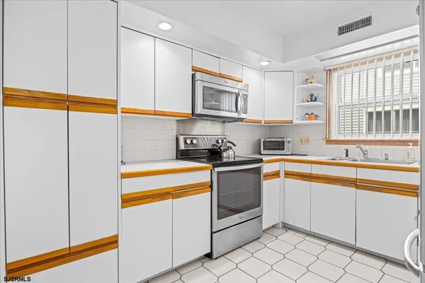 $975,000 | 409 North Clermont Avenue, Margate City, NJ 08402