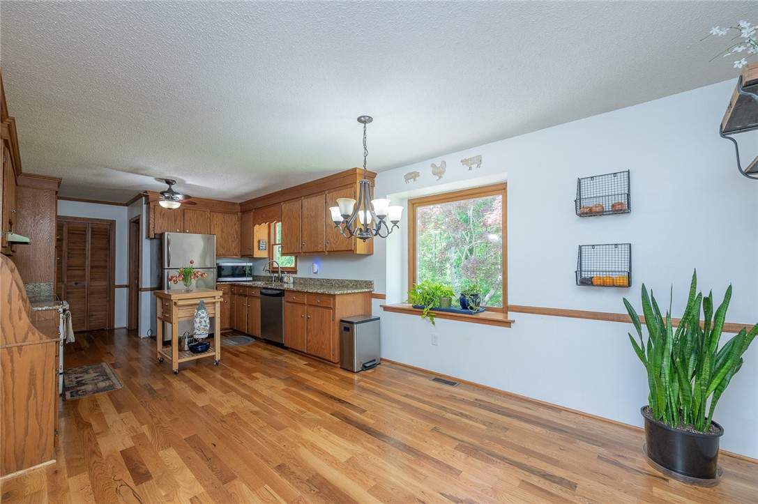606 Mountain View Road Williamston, SC 29697 - Photo 11 of 48