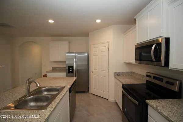 $2,695 | 218 Bubbling Lane, Palm Bay, FL 32907