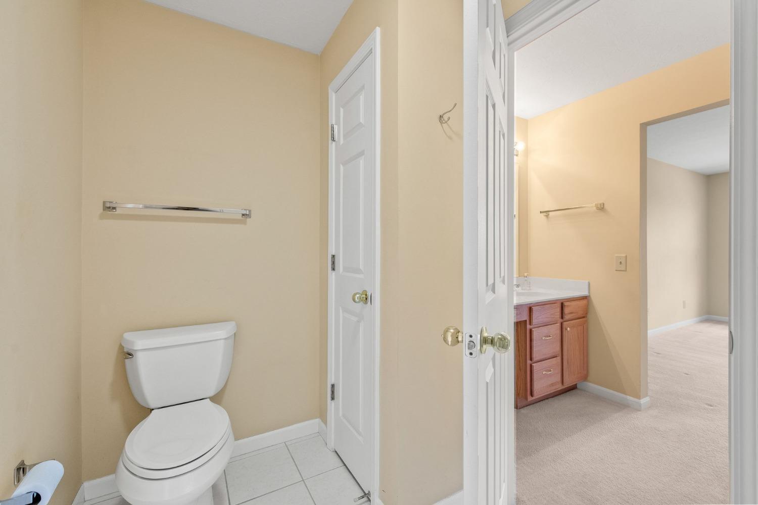 5704 Bridgetown Road, Unit 4 Cincinnati, OH 45248 - Photo 8 of 18 Gallery Image 8
