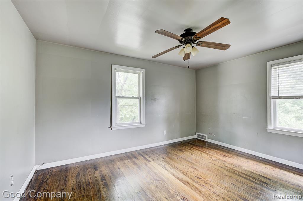 21797 Moross Road Detroit, MI 48236 - Photo 18 of 29