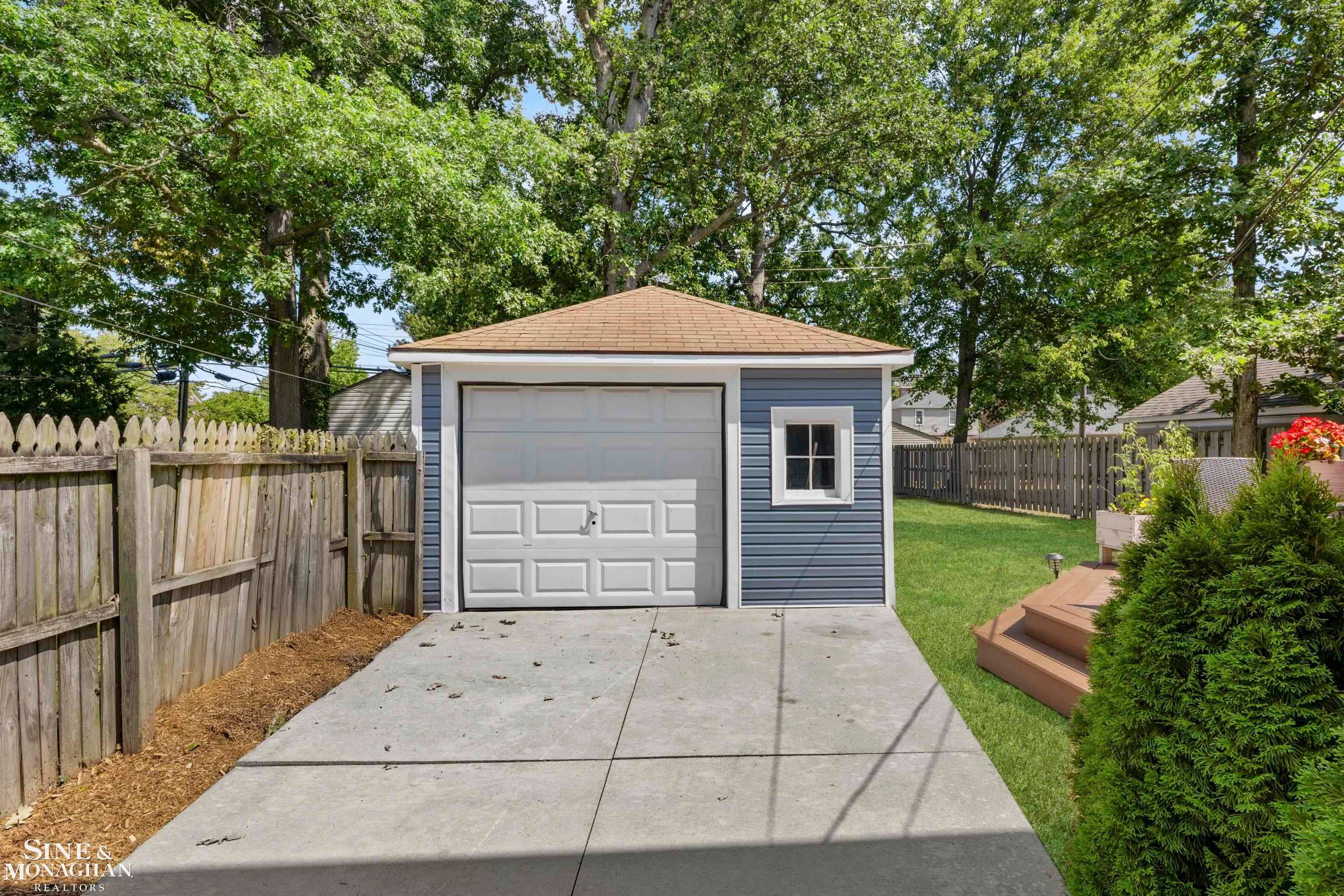 1648 Hampton Road Grosse Pointe Woods, MI 48236 - Photo 53 of 57