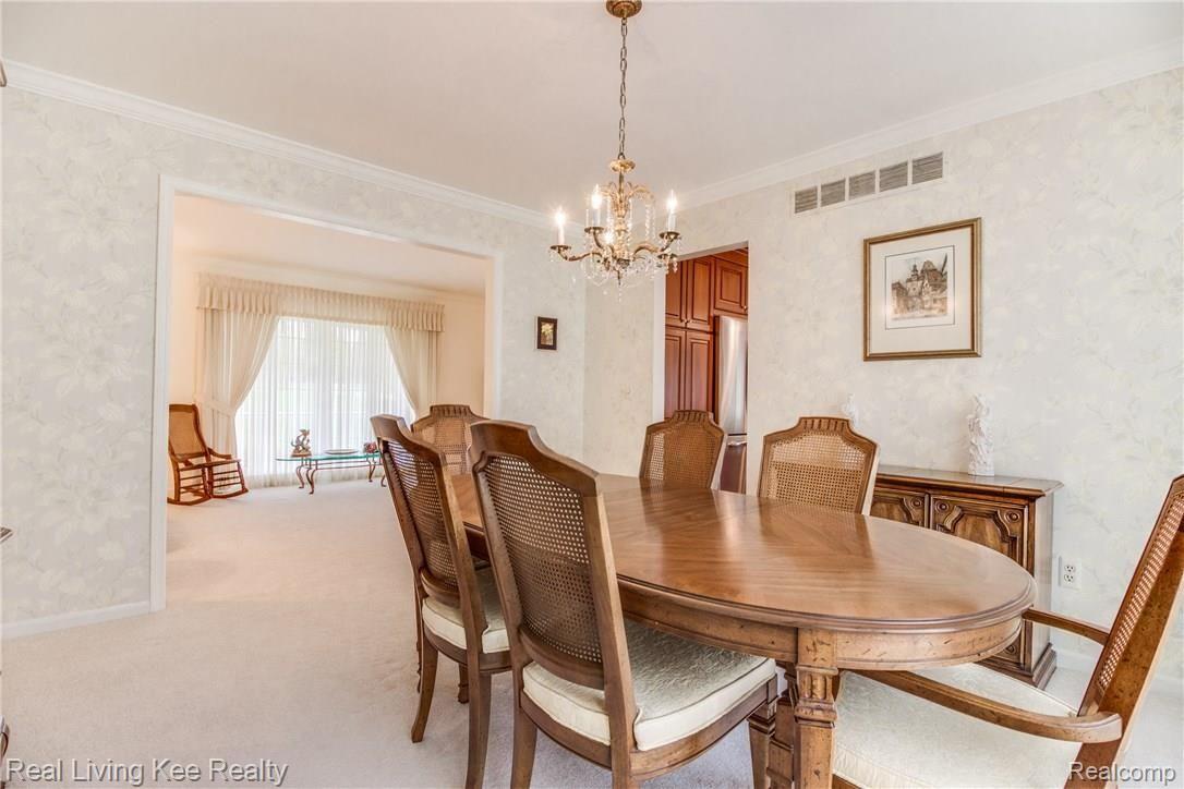 5101 Glengate Road Rochester, MI 48306 - Photo 13 of 59 13.jpg