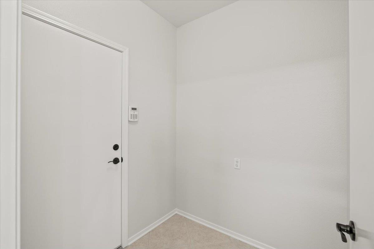 851 Rocky Ridge Lane Lincoln, CA 95648 - Photo 14 of 31 a small space with a shower