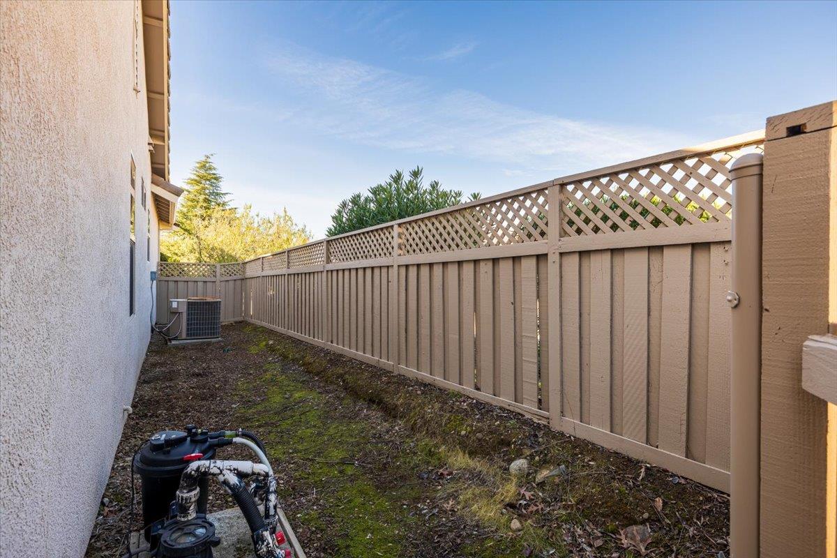 851 Rocky Ridge Lane Lincoln, CA 95648 - Photo 29 of 31 a view of a backyard