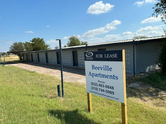 $675 | 1627 Farm To Market Road 351, Unit 15, Beeville, TX 78102
