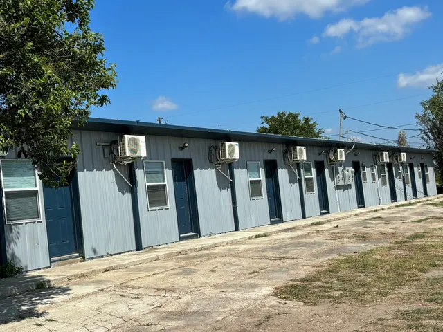 $675 | 1627 Farm To Market Road 351, Unit 15, Beeville, TX 78102
