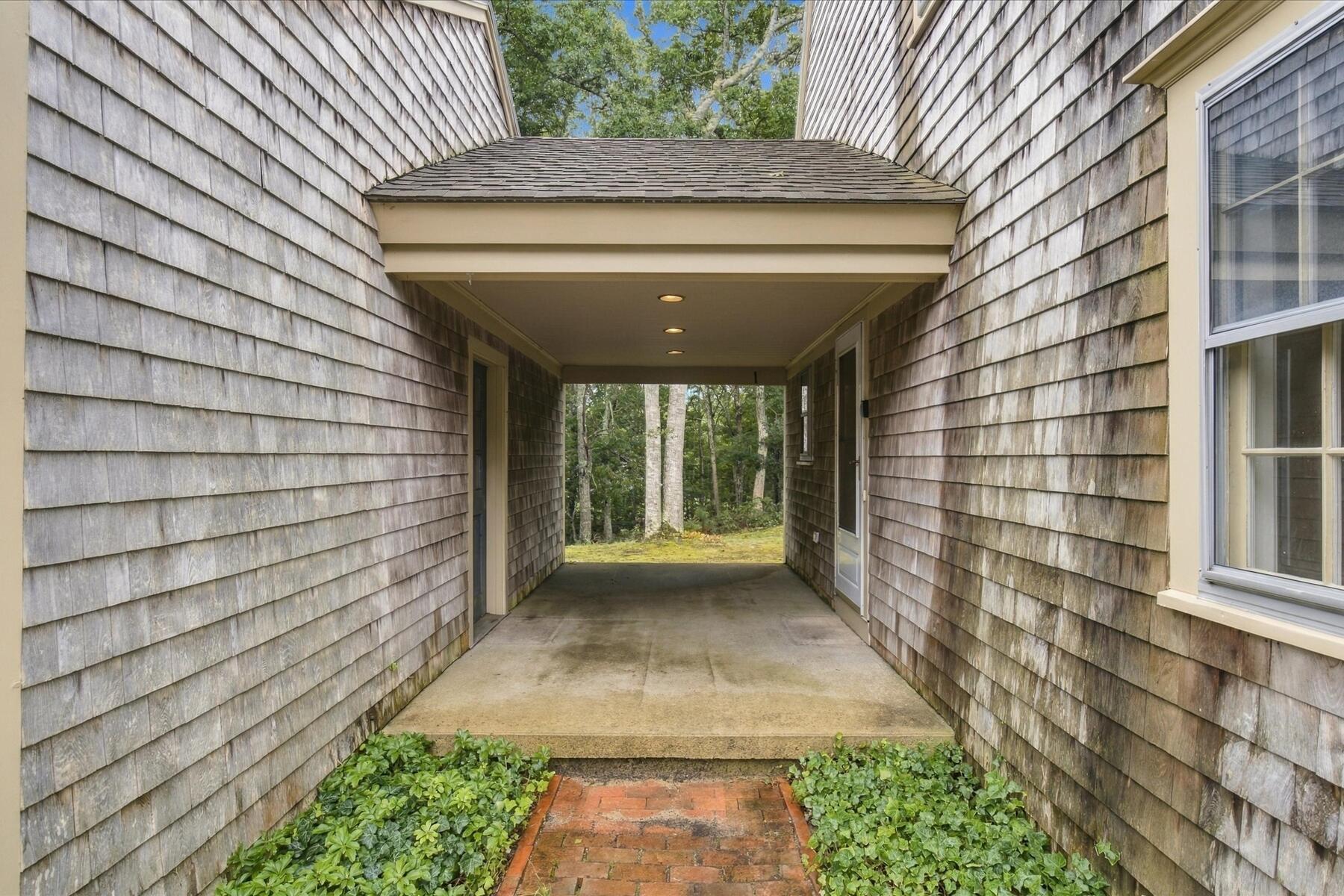 149 Round Cove Road Harwich, MA 02645 - Photo 6 of 40 06-149_Round_Cove_Road_Harwich_2690