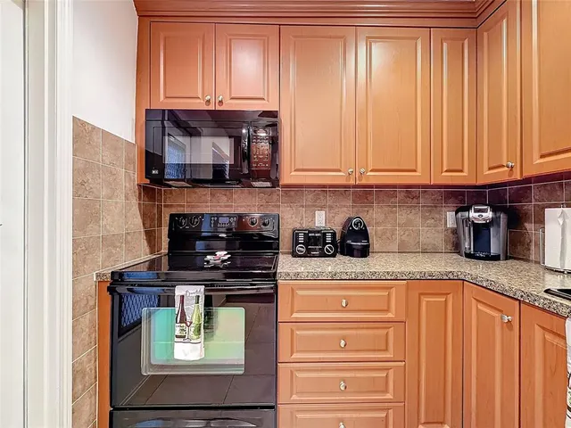 $169,000 | 4270 Northwest 40th Street, Unit 208, Lauderdale Lakes, FL 33319