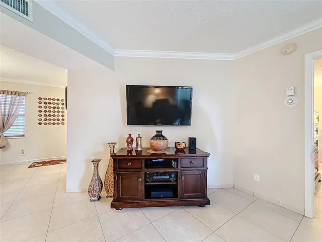 $169,000 | 4270 Northwest 40th Street, Unit 208, Lauderdale Lakes, FL 33319
